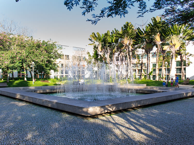 Fonte e jardins do Downtown
